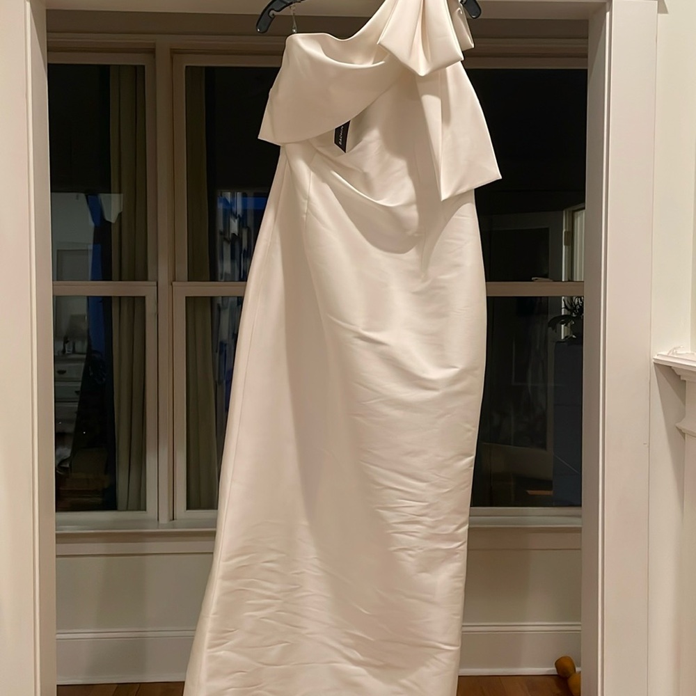 Sachin & Babi Bonnie gown